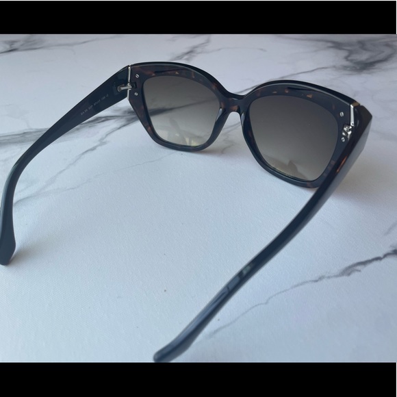 Balenciaga Sunglasses Tortoiseshell Oversized - Picture 3 of 6